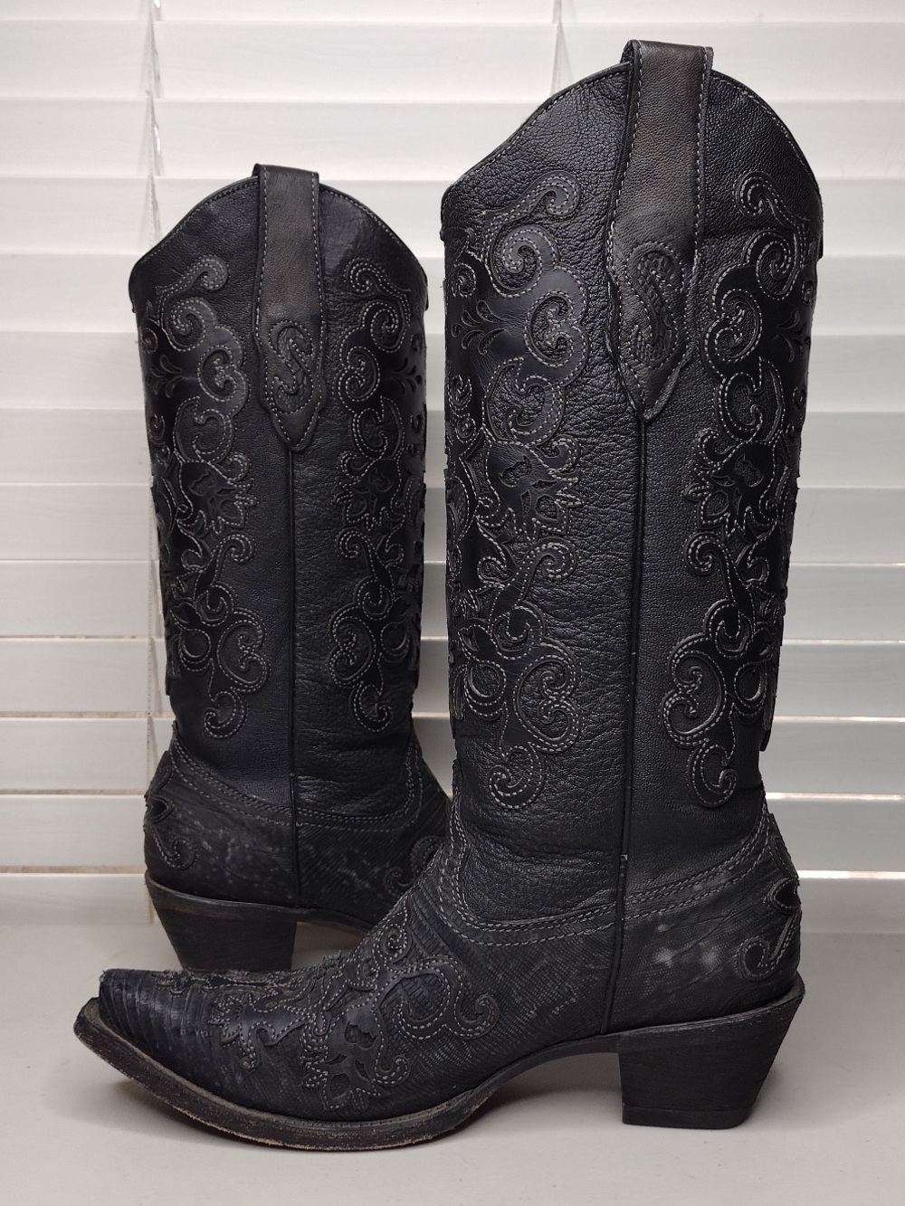 Corral Vintage Sz 7 1/2 Snip Toe Embroidered Scroll Leather Western Boots - Picture 4 of 16